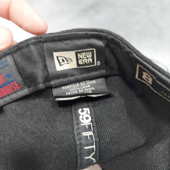 New Era NY Yankees Men's Fitted Cap - All Black (59FIFTY) Size 8 Embroidered - Picture 15 of 16